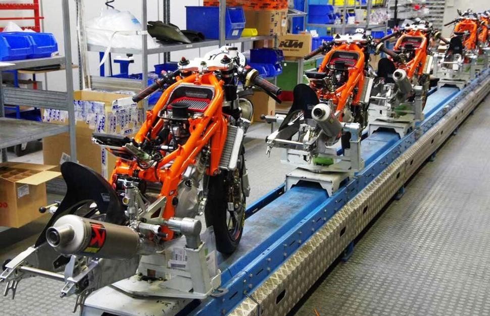 KTM останавливает производство опять