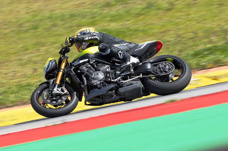 Triumph Speed Triple 1200 RX 2026 Triumph Speed Triple 1200 RX 2026
