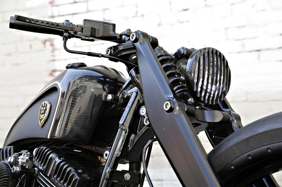 Кастом Harley Davidson "Dark Canon"