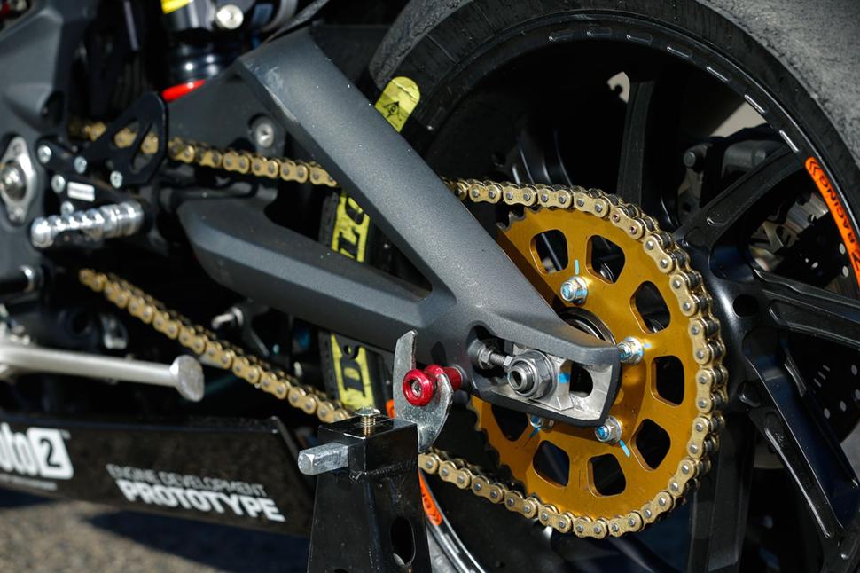 Triumph с новым двигателем для гонок Moto2