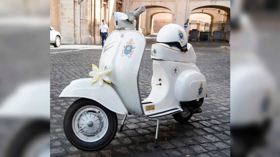 Скутер Vespa для Папы Римского