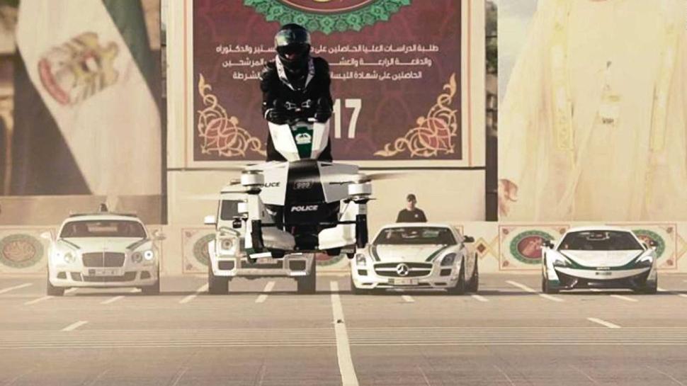 Полиция Дубая начинает испытания летающих мотоциклов