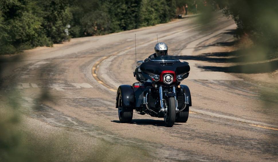 Трёхколёсный Harley Davidson CVO Tri Glide 2020. Тест и подробности