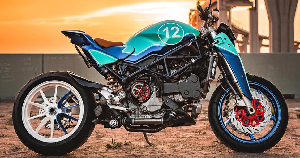 Ducati Monster S4R турбированный и слегонца радиоактивный