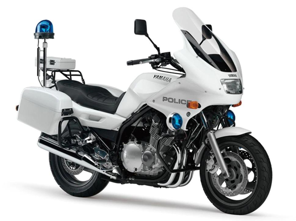 Полицейский Yamaha XJ900