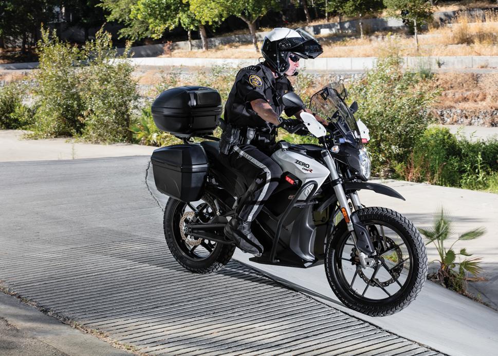 Полицейский мотоцикл со всего мира