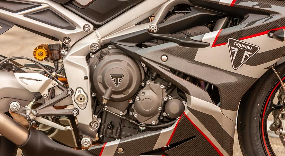 Двигатель Triumph Daytona Moto2 765