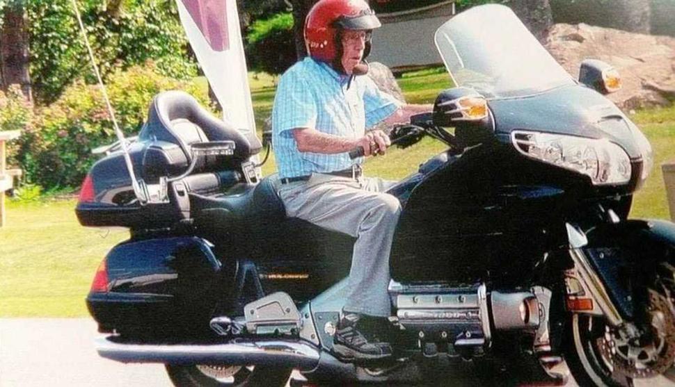 Вайман Беттс на своей Honda Gold Wing