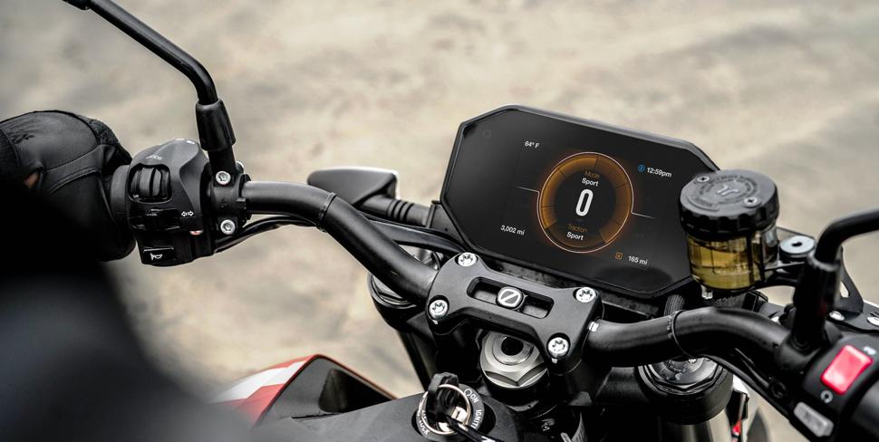 Harley Davidson LiveWire и Zero SR/F Premium 2020. Сравнительные тесты