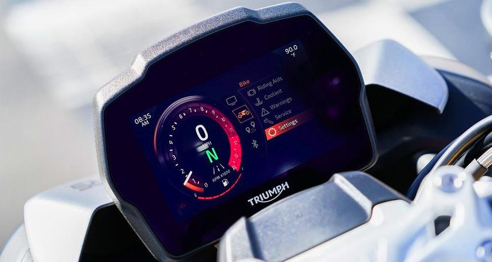 Приборная панель Triumph Speed Triple RS 2021 и 2022