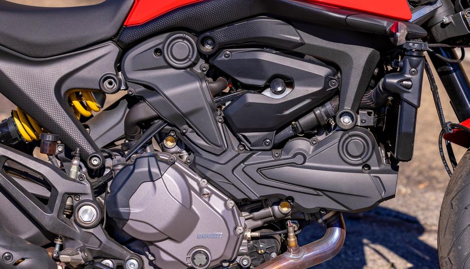 Сравнение шести 900х нейкедов BMW Kawasaki Triumph Ducati KTM Yamaha