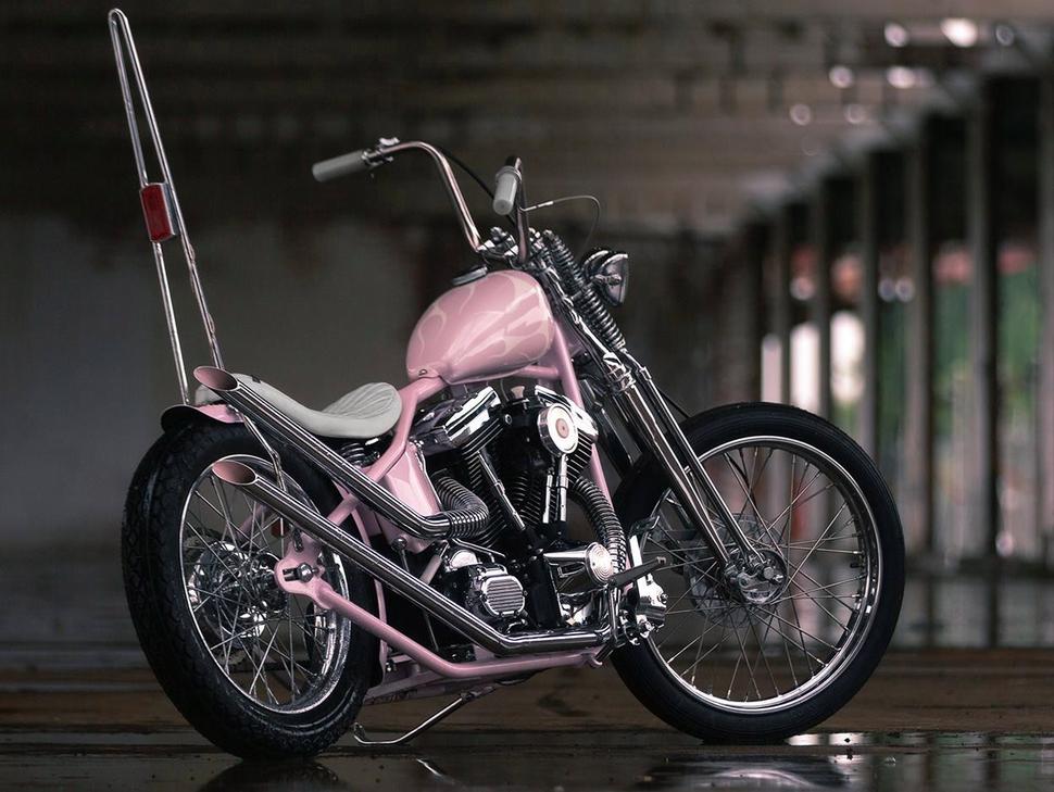 Барби-бомба чоппер Harley Davidson Softail