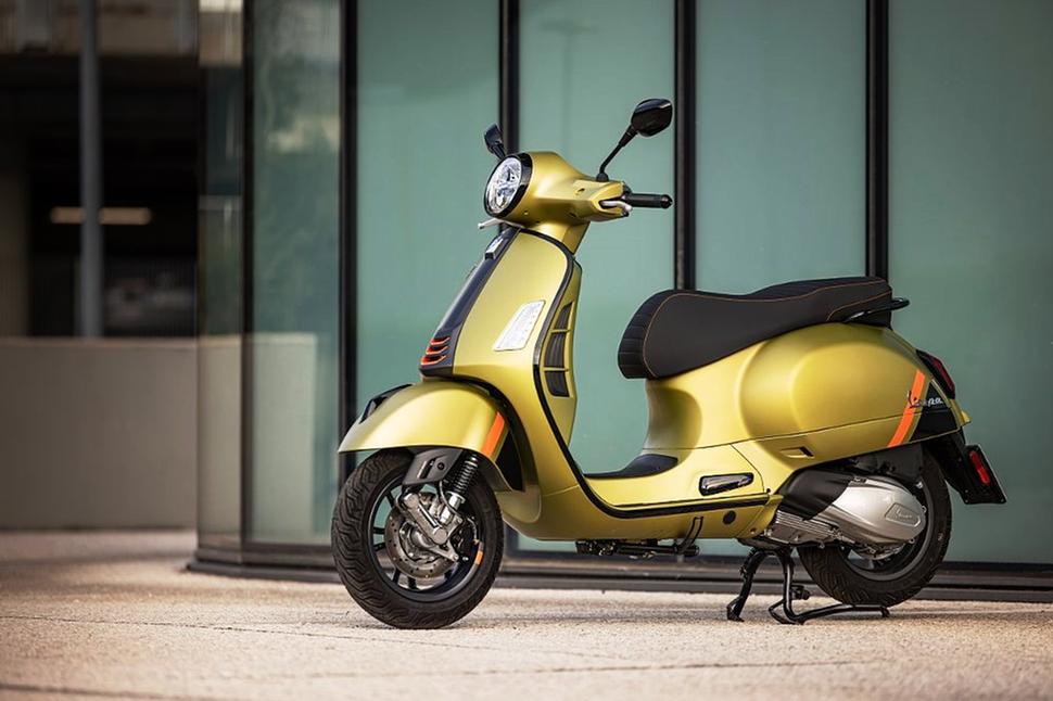 Vespa GTV 300 HPE 2023: легендарный двухколесный мастер в новом обличии