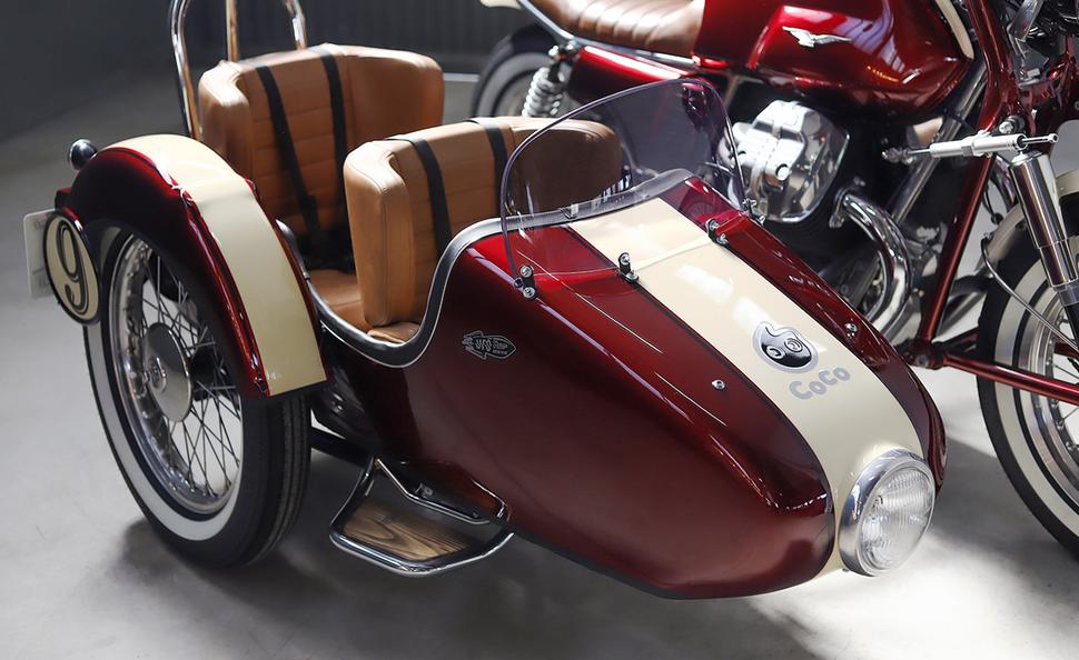 Moto Guzzi V7 семейный кастом с коляской