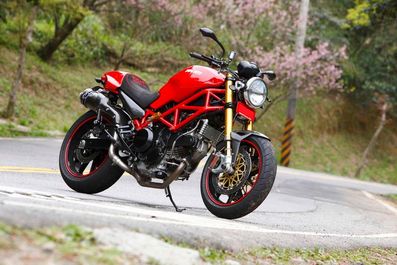 Ducati Monster M695