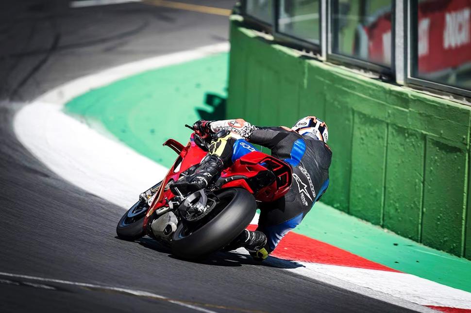 Ducati Panigale V4 S