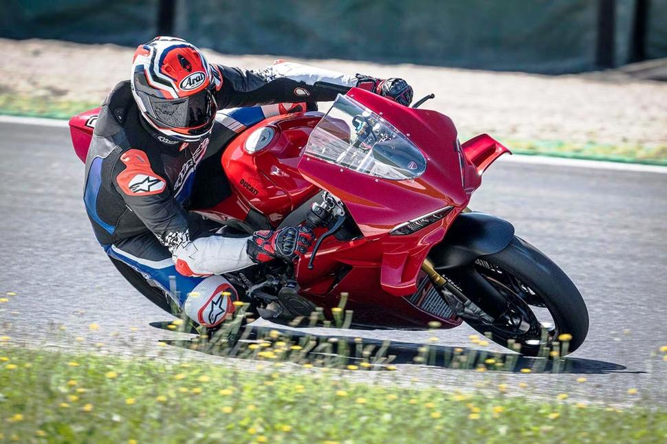 Ducati Panigale V4 S