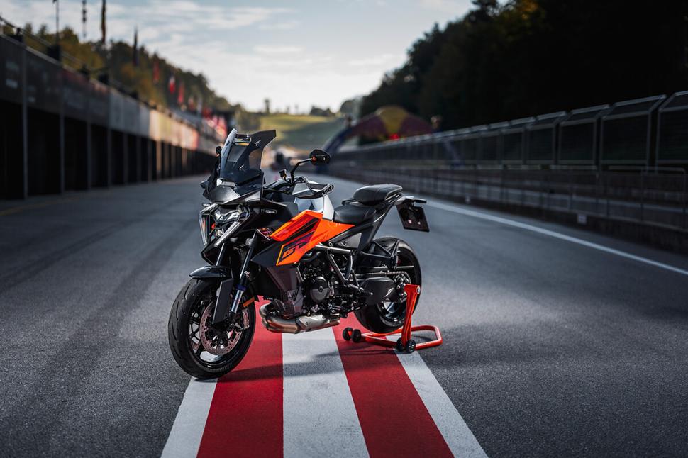 KTM 1290 Super Duke GT 2025