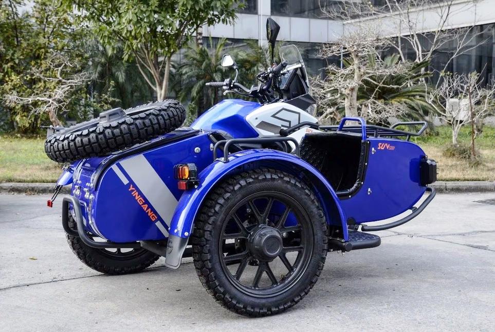 ce530f5e43284761a2435870430db415_gallery