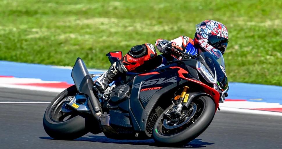 Aprilia RSV4 Factory 1100 2026