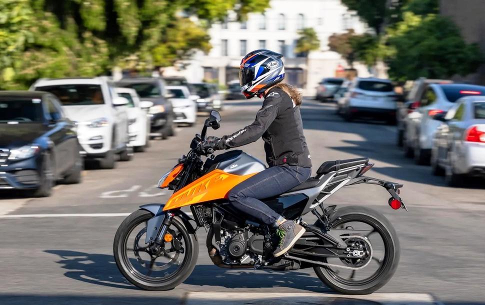 KTM 250 Duke 2025