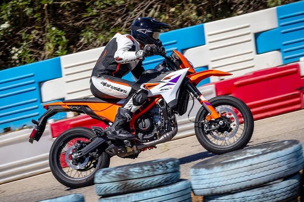 KTM 390 SMC R 2025