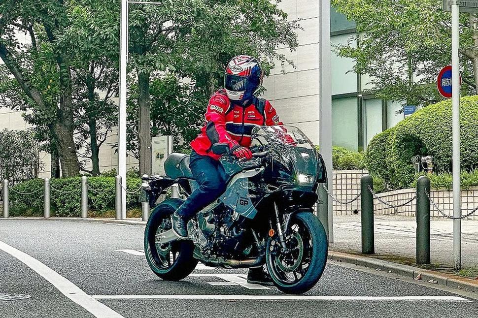 Yamaha XSR900 GP 2025