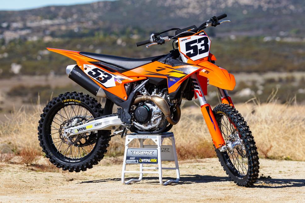 Сравнение восьми кроссовых мотоциклов 450 кубов 2026 года