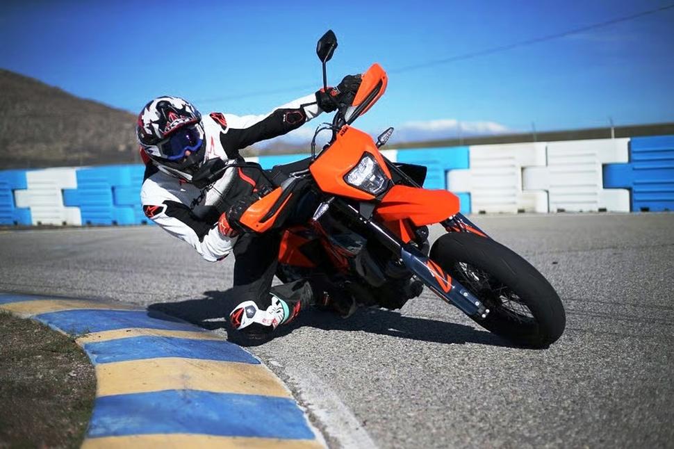 KTM 690 SMC R 2026