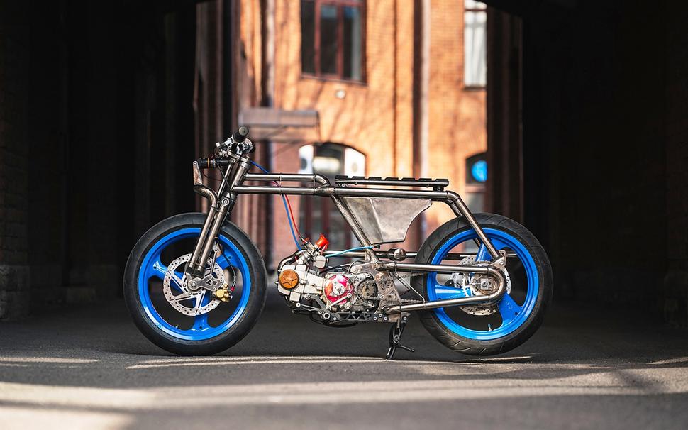 Компактный кастом на базе питбайка. Марио