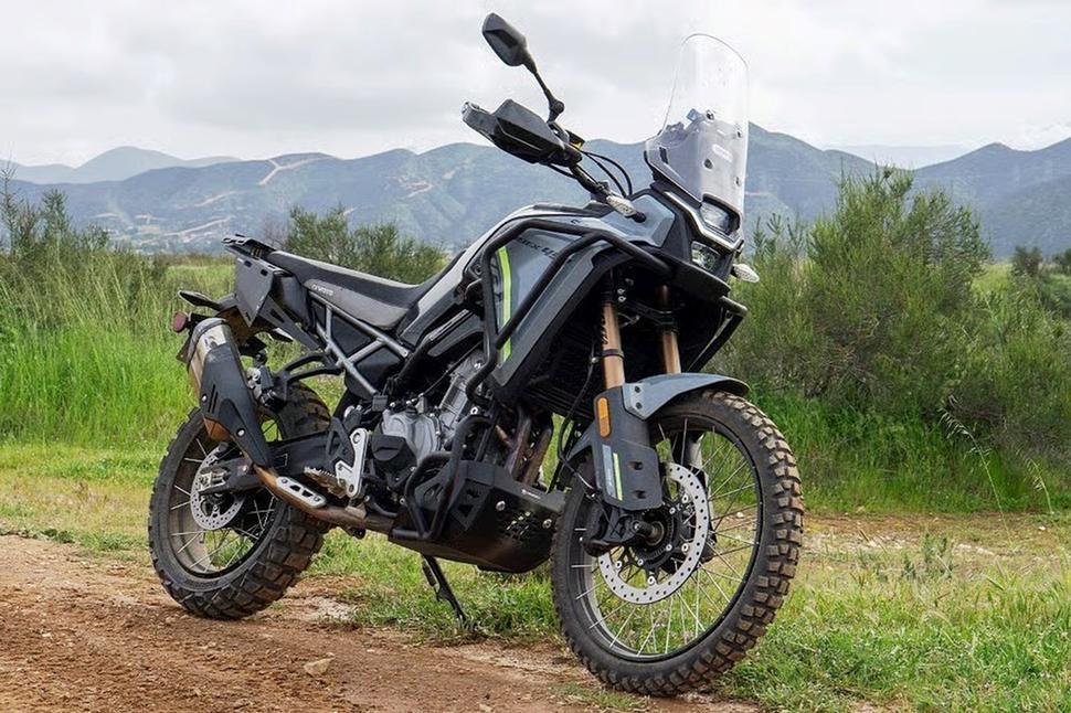 Kawasaki KLE500 и CFMOTO Ibex 450. Сравнение