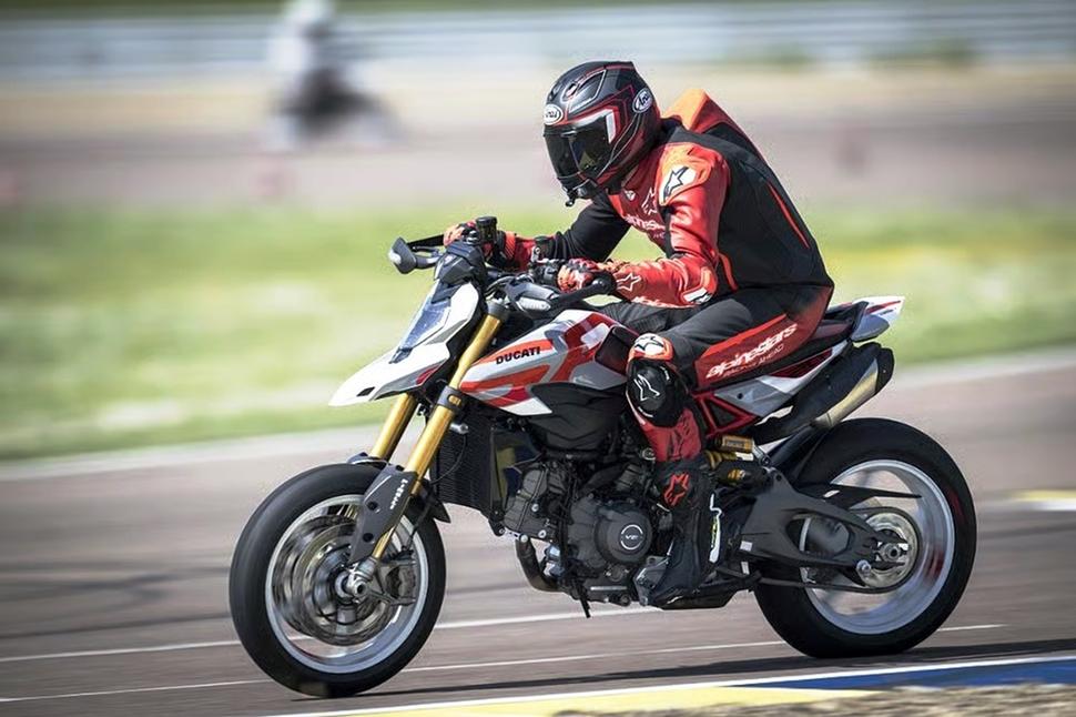 Ducati Hypermotard V2 SP 2026