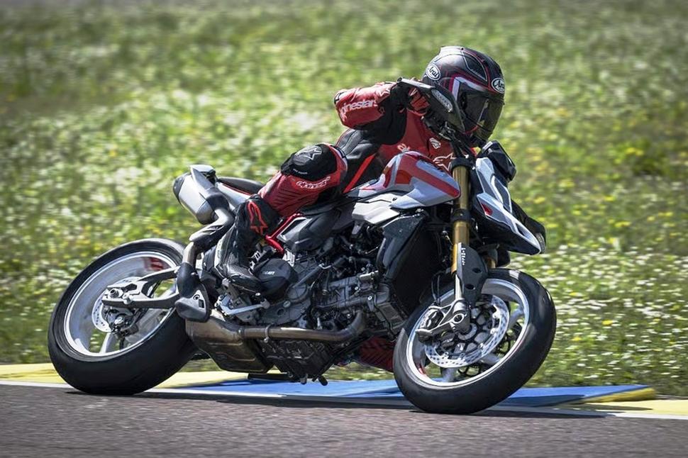 Ducati Hypermotard V2 SP 2026