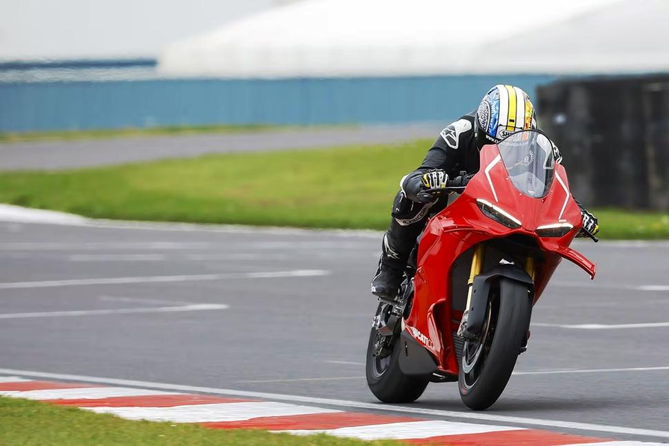 Ducati Panigale V4 R 2026