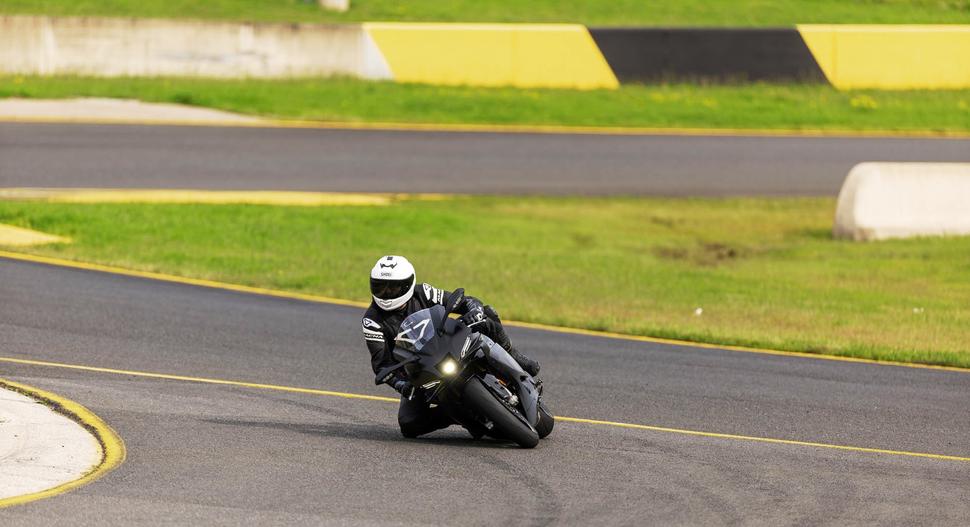 Yamaha YZF-R9 2026
