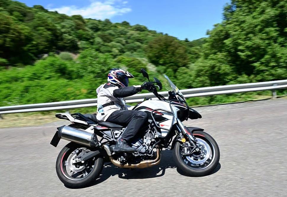 Benelli TRK 702 2026