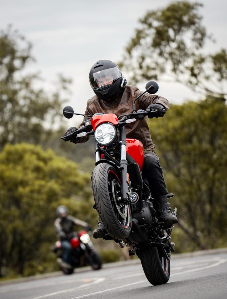 Royal Enfield Guerrilla 450 Apex 2026