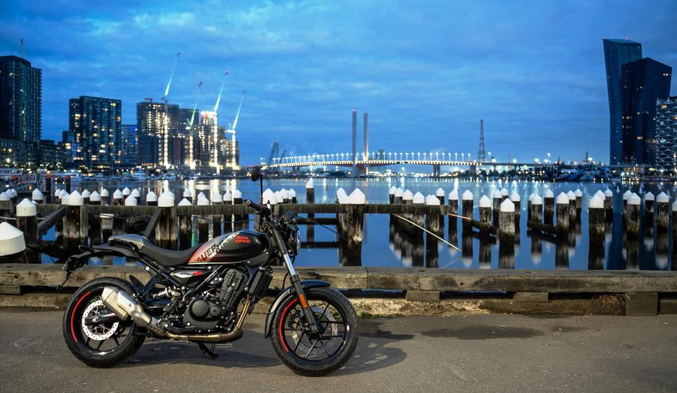 Royal Enfield Guerrilla 450 Apex 2026
