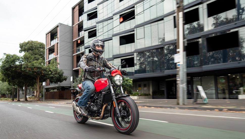 Royal Enfield Guerrilla 450 Apex 2026