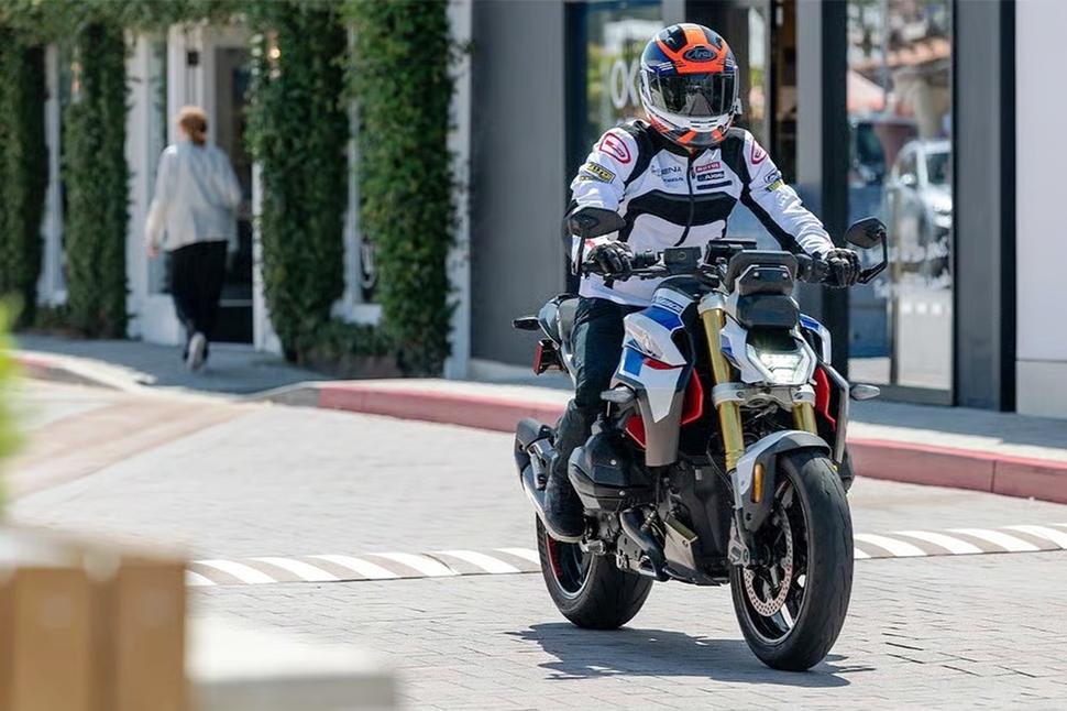 BMW R 1300 R ASA 2026