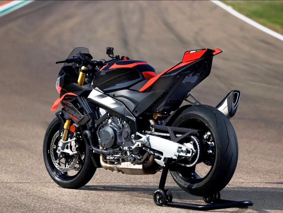 Aprilia Tuono V4 Factory 2026
